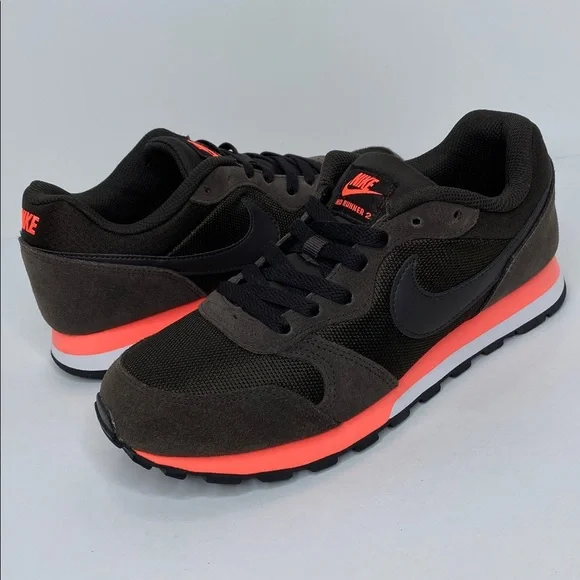 Women’s Nike MD Runner 2 size 7 (749869 228) - Picture 4 of 9